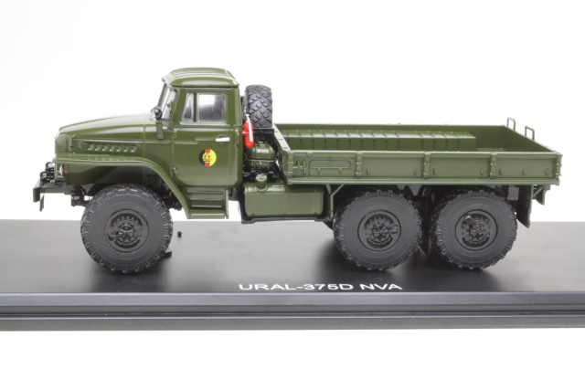 Ural 375D, NVA Pritsche/Plane