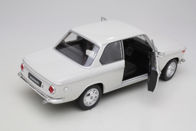 BMW 2002Ti 1968, kermanvalkoinen