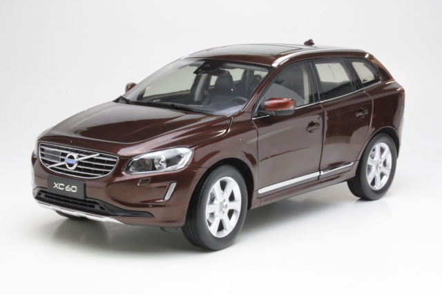 Volvo XC60 2015, ruskea