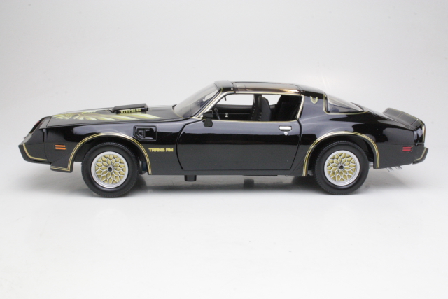 Pontiac Firebird Trans Am 1979, musta "Kill Bill: Vol.2" - Sulje napsauttamalla kuva