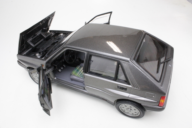 Lancia Delta HF Integrale 16V 1989, harmaa