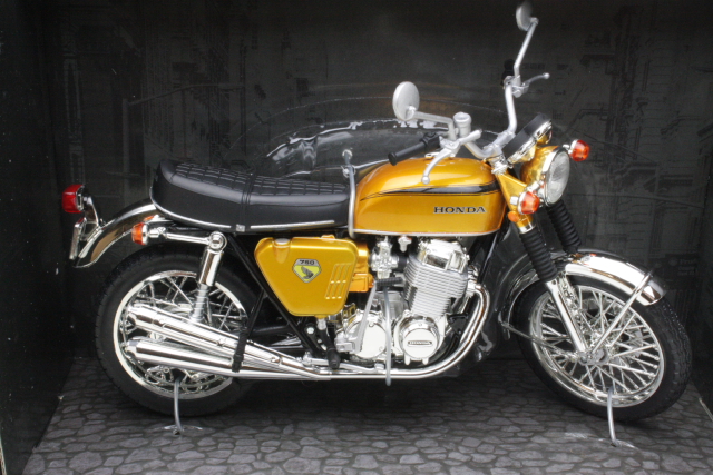 Honda CB750 K0, kulta