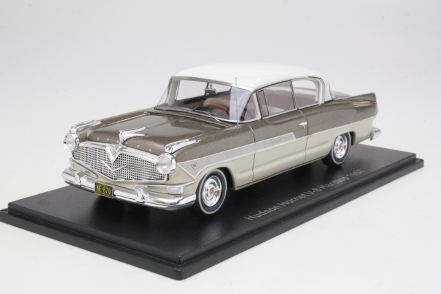 Hudson Hornet 2-Door Hardtop Coupe 1957, brown/beige