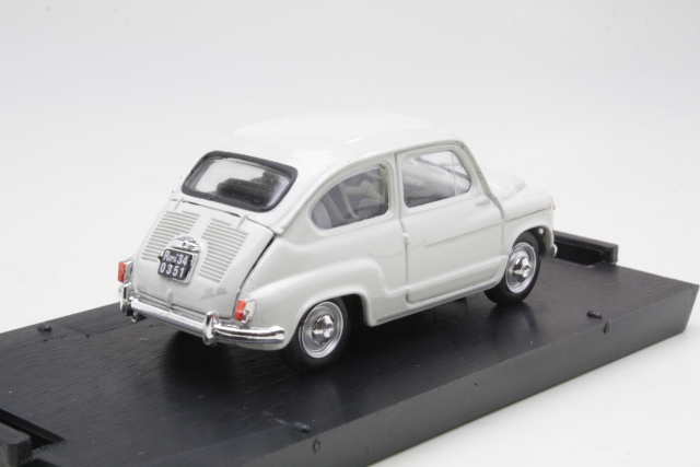 Fiat 600D Berlina 1960, light grey