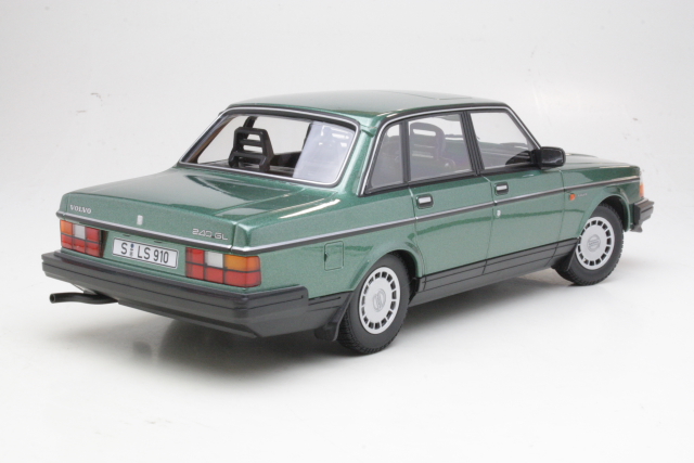 Volvo 240GL 1986, green