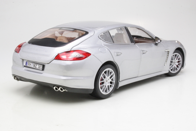 Porsche Panamera 2013, hopea