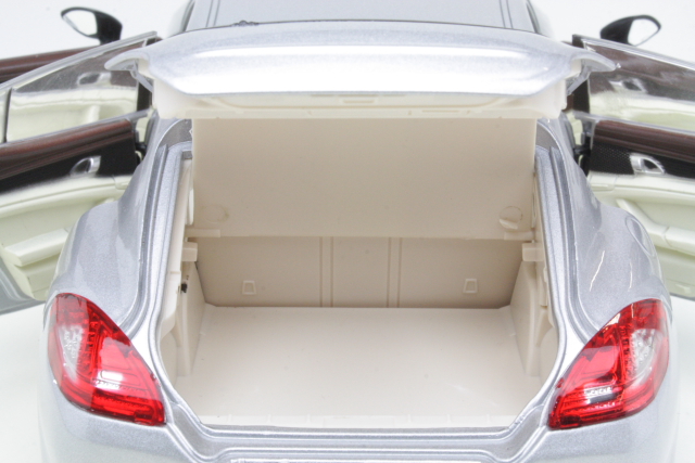 Porsche Panamera 2013, hopea