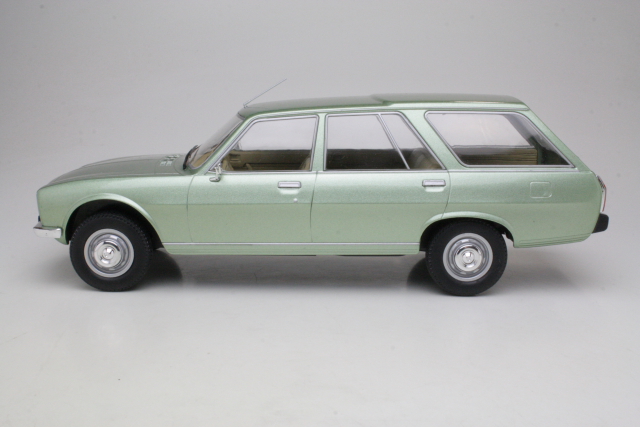 Peugeot 504 GR Break 1976, light green