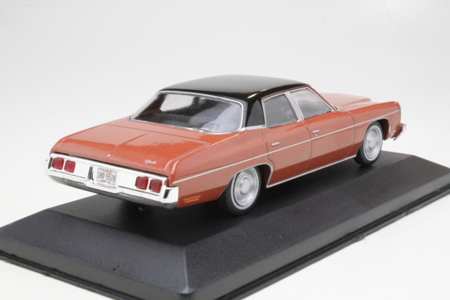 Chevrolet Bel Air 1973, kupari/musta