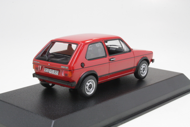 VW Golf 1 GTi 1976, punainen - Sulje napsauttamalla kuva