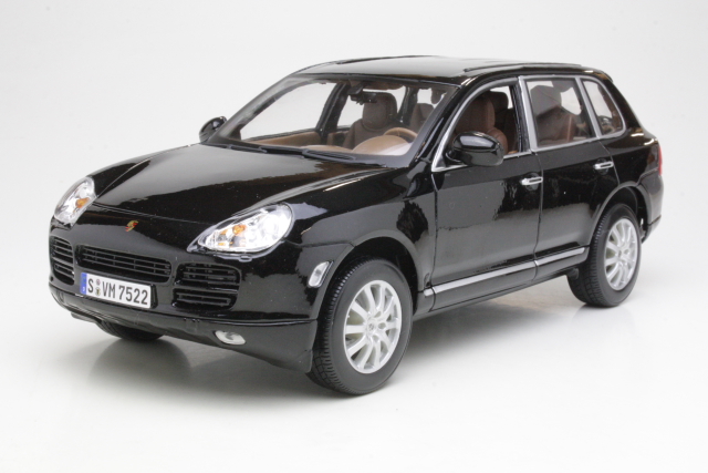 Porsche Cayenne, black