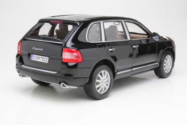 Porsche Cayenne, black