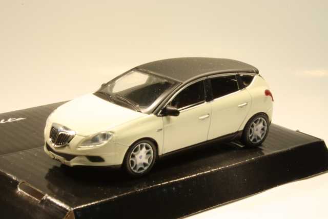 Lancia Delta 2008, beige