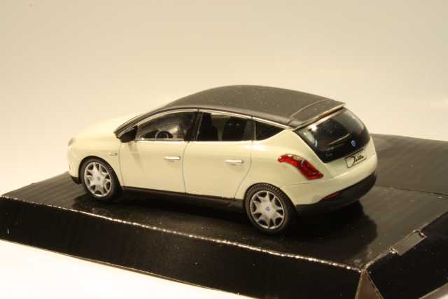 Lancia Delta 2008, beige