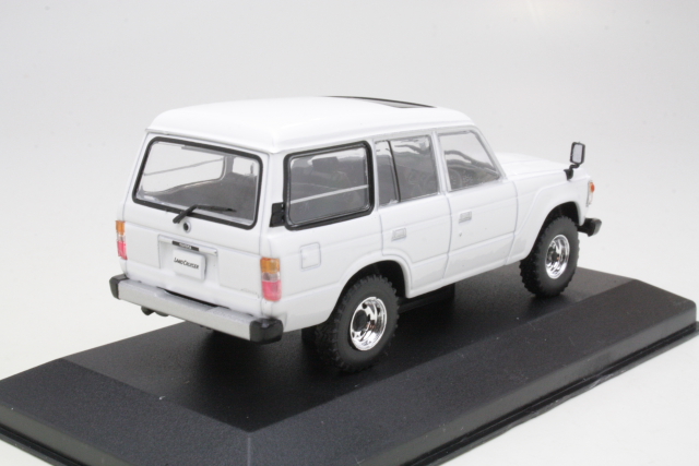 Toyota Land Cruiser 1982, valkoinen - Sulje napsauttamalla kuva