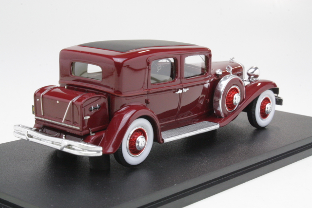 Chrysler Imperial CG Club Sedan 1931, tummanpunainen - Sulje napsauttamalla kuva