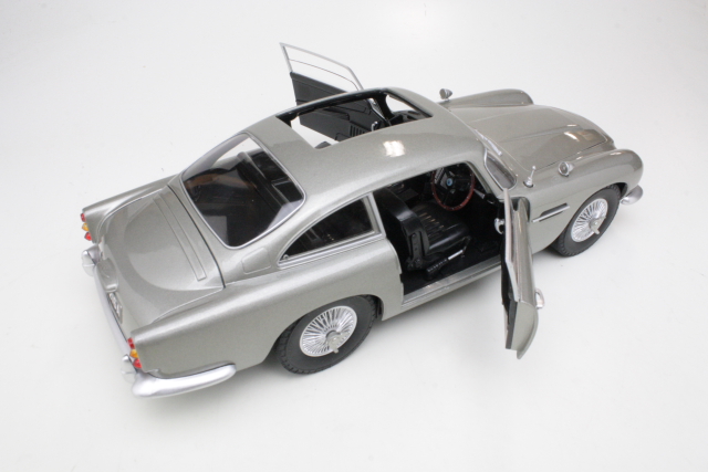 Aston Martin DB5 1962, hopea "James Bond - Goldfinger" - Sulje napsauttamalla kuva