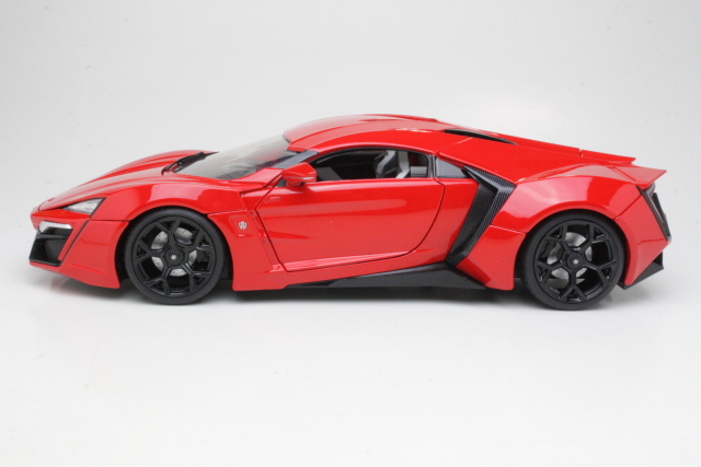 Lykan Hypersport, punainen "Furious 7" - Sulje napsauttamalla kuva