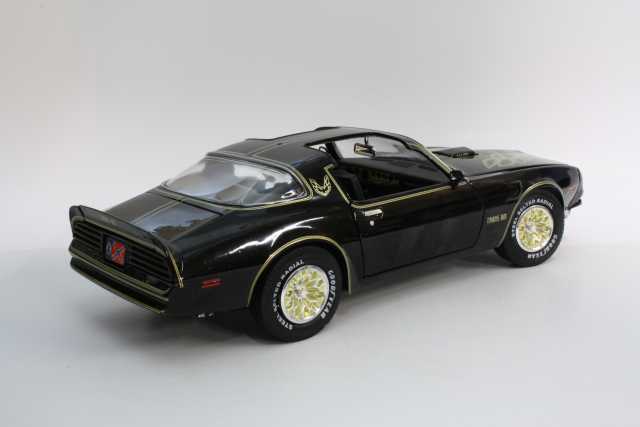 Pontiac Firebird Trans Am 1977, Konna ja Koukku