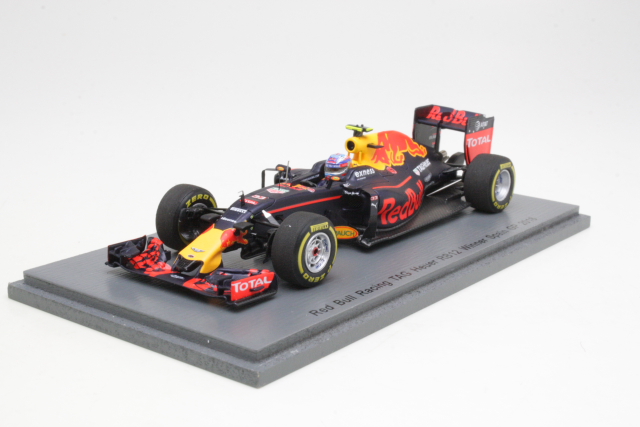 Red Bull RB12, 1st. Spanish GP 2016, M.Verstappen, no.33