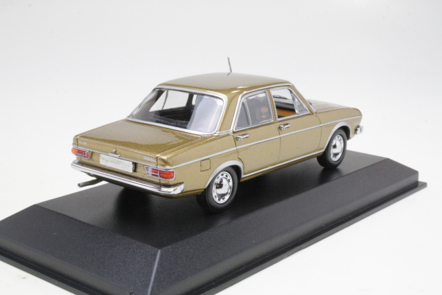 Audi 100 1969, kulta - Sulje napsauttamalla kuva