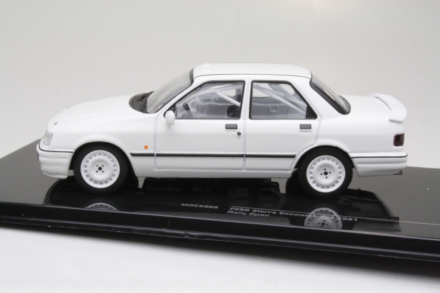 Ford Sierra Cosworth 4x4 1991 "Rally Spec", valkoinen