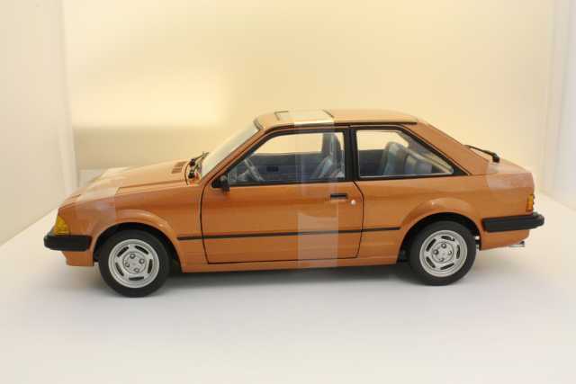 Ford Escort Mk3 GL 1981, pronssi