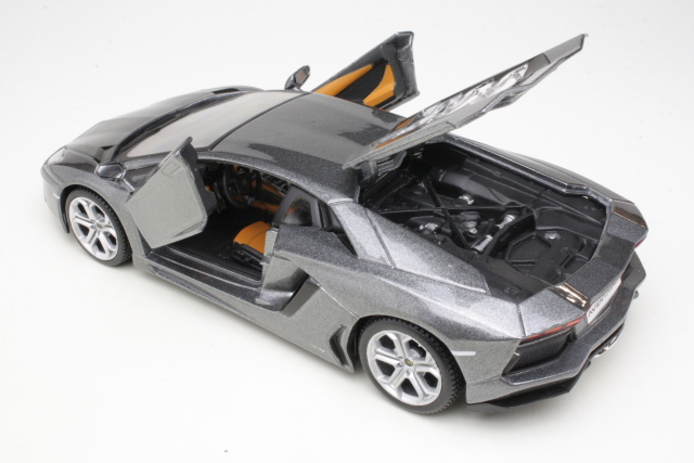 Lamborghini Aventador LP700-4 2011, harmaa - Sulje napsauttamalla kuva