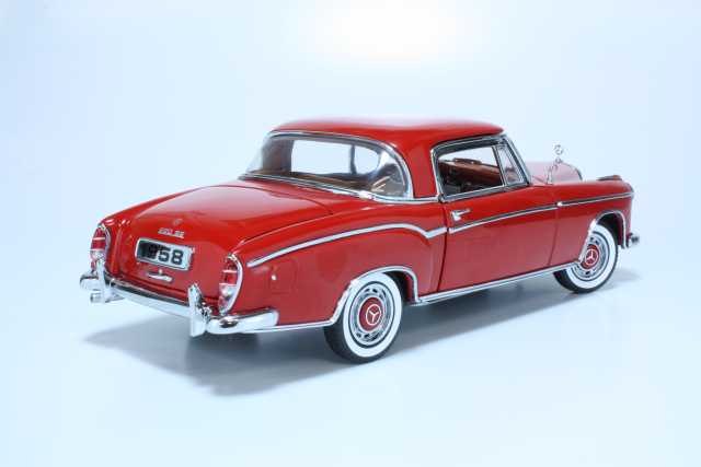 Mercedes 220 SE Coupe 1958, punainen