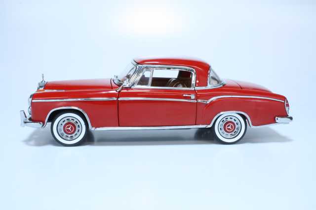 Mercedes 220 SE Coupe 1958, punainen