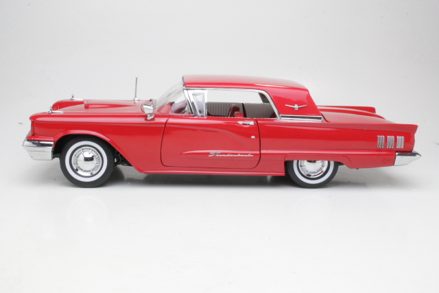 Ford Thunderbird Hard-Top 1960, punainen