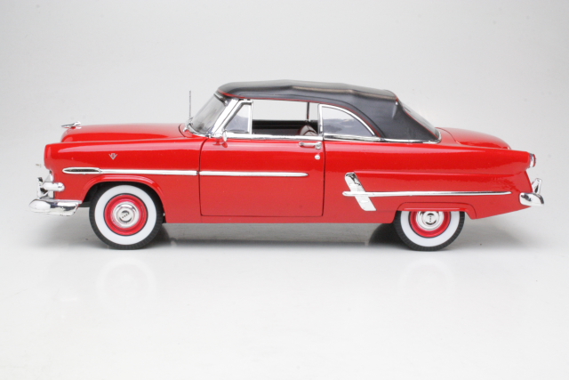 Ford Crestline Sunliner 1953, punainen "canopy closed" - Sulje napsauttamalla kuva
