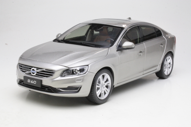 Volvo S60 2015, beige - Sulje napsauttamalla kuva