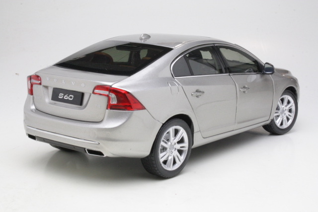 Volvo S60 2015, beige - Sulje napsauttamalla kuva