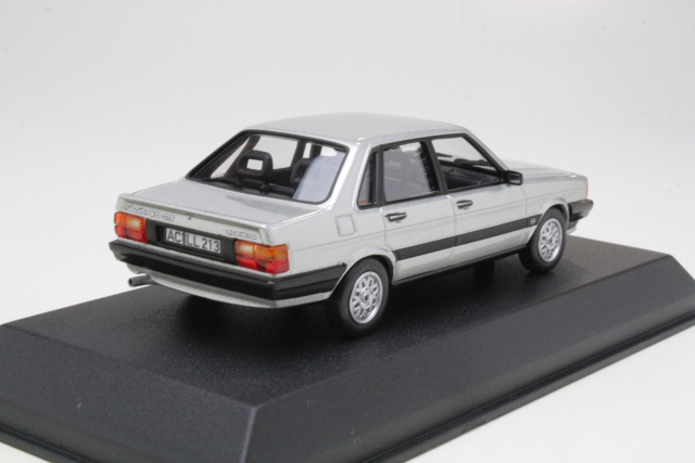 Audi 80 Quattro 1982, hopea - Sulje napsauttamalla kuva