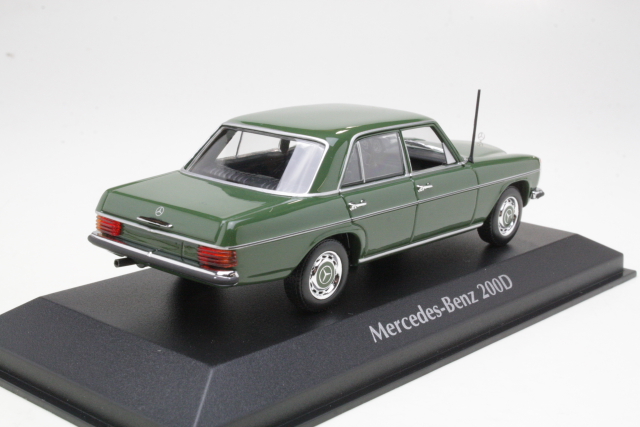 Mercedes 200D (w115) 1973, tummanvihreä