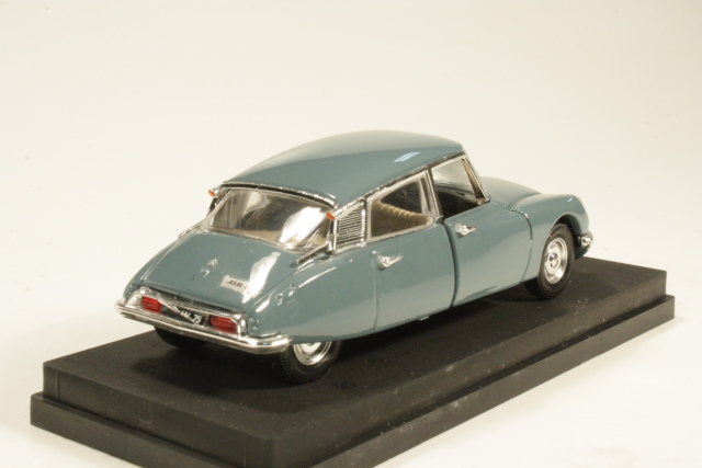 Citroen DS21 Berline 1969, blue - Click Image to Close