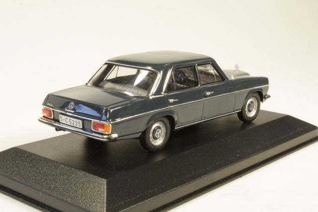 Mercedes 200/8 (w115), tummansininen