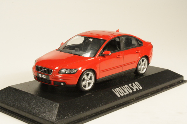 Volvo S40, punainen - Sulje napsauttamalla kuva