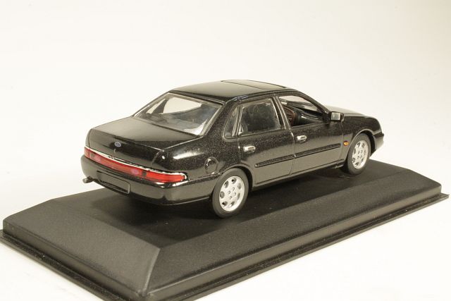 Ford Scorpio Saloon 1995, musta