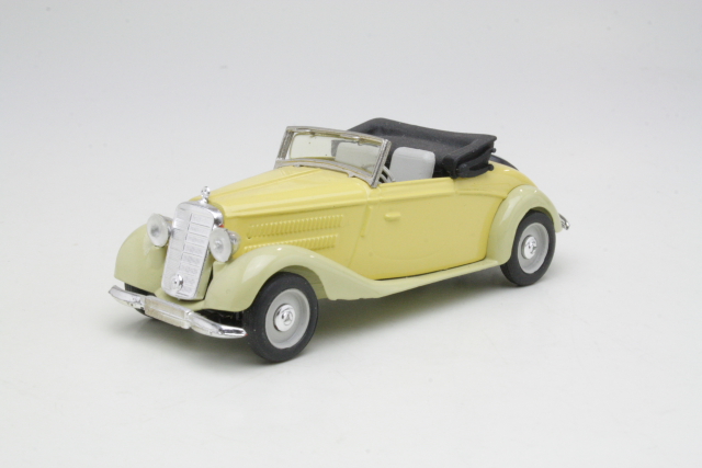 Mercedes 170C Cabriolet, yellow