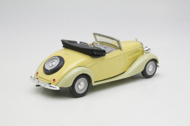 Mercedes 170C Cabriolet, yellow