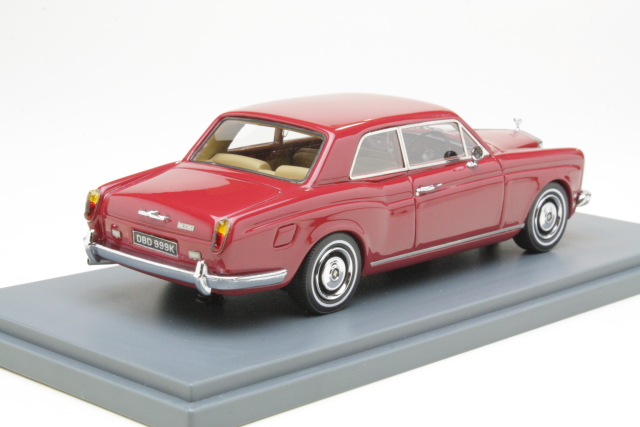 Rolls Royce Corniche FHC 1971, red