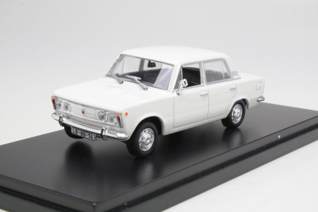 Polski Fiat 125P, white
