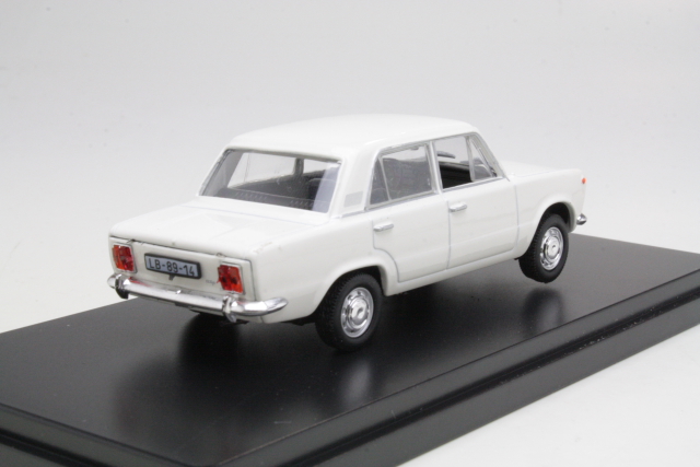 Polski Fiat 125P, white