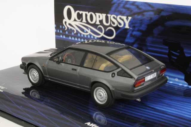 Alfa Romeo GTV6 1982, silver "007 - Octopussy" - Sulje napsauttamalla kuva