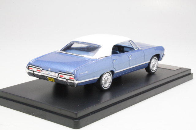Chevrolet Impala Sport Sedan 1967, sininen