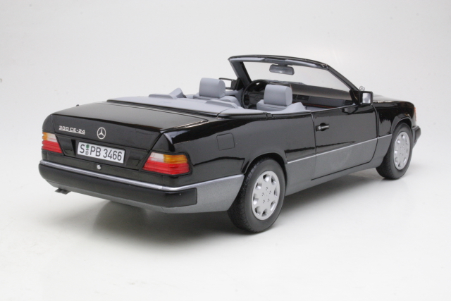 Mercedes 300CE-24 Cabriolet 1990, musta - Sulje napsauttamalla kuva