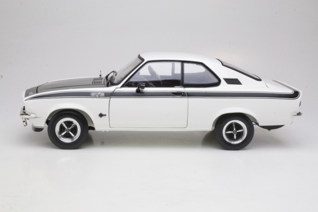 Opel Manta A GT/E 1975, valkoinen - Sulje napsauttamalla kuva