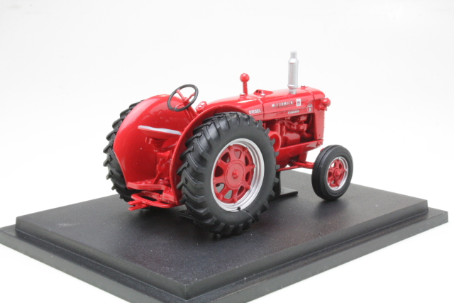 International WD9 1949, red